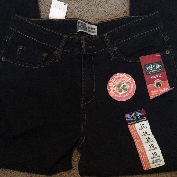 NWT Levi’s Slimming Jeans - Picture 3 of 4
